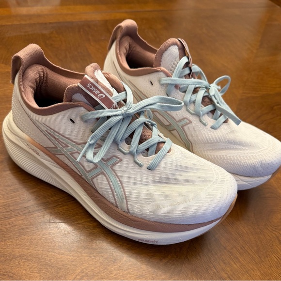 ASICS Women’s GEL Nimbus 27 - Picture 1 of 9